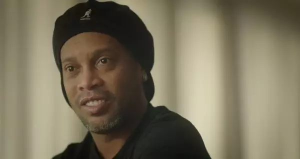 Ronaldinho-the-happiest-man-in-the-world-ever-2-600x318 