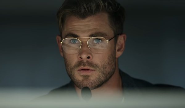 Spiderhead-_-Chris-Hemsworth-_-Exclusive-Clip-_-Netflix-Geeked-Week-3-4-screenshot-600x352 