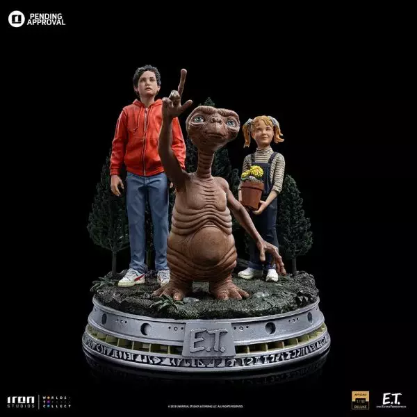 E.T.: the Extra-Terrestrial collectible statue unveiled by Iron Studios