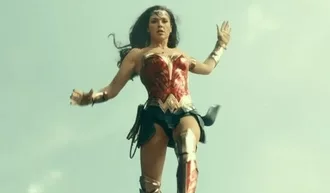 Review: Wonder Woman is a gorgeous, joyful triumph of a superhero film - Vox