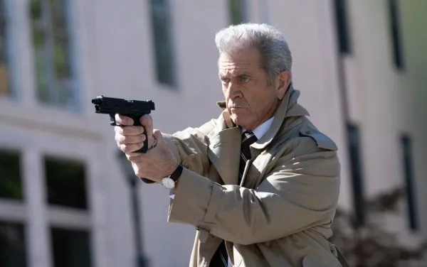 agent-game-mel-gibson-600x376 