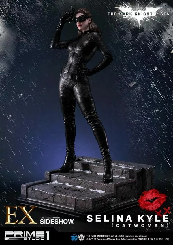 DC Universe Statue Bust Catwoman Anne Hathaway Batman Dark Knight Rises New