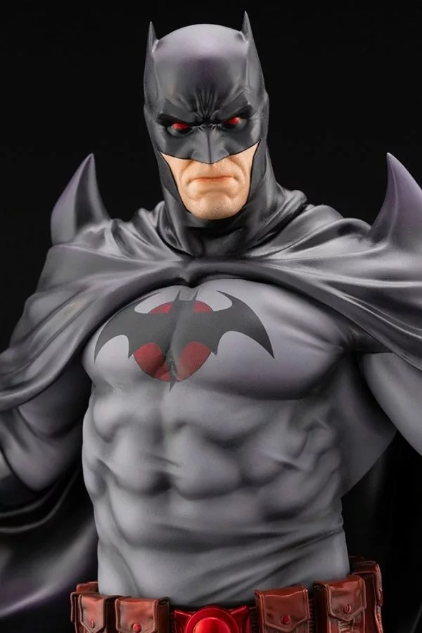 thomas wayne batman statue