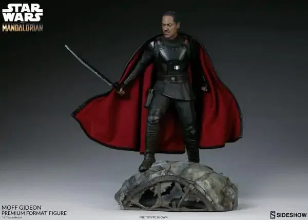 Moff Gideon wields the Darksaber 