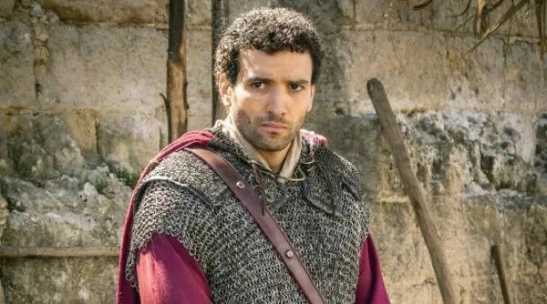 DCnautas - O ator de 'Aladdin' e 'The Old Guard', Merwan Kenzari