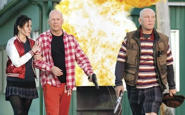 RED 2 movie review & film summary (2013)