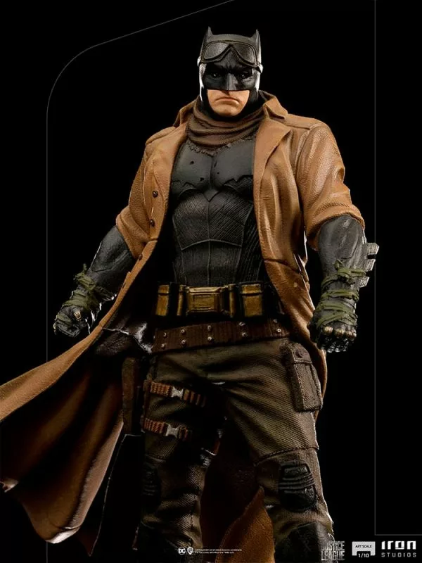 Zack Snyder's Justice League Knightmare Batman collectible statue unveiled  by Iron Studios