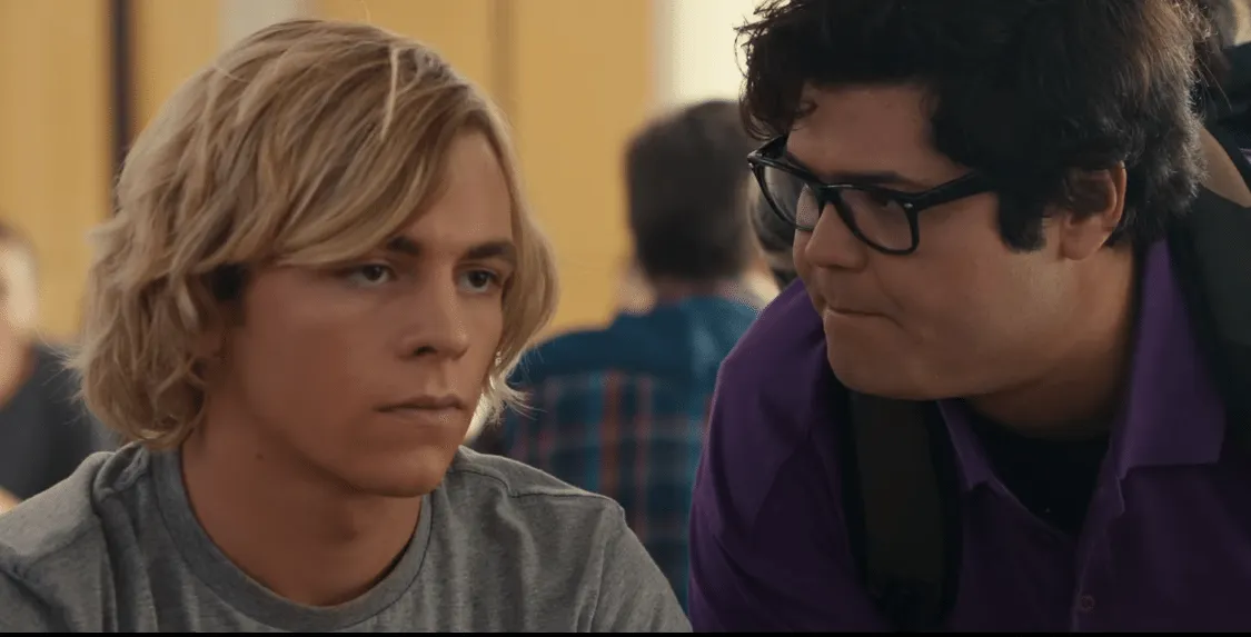 Watch the trailer for Status Update starring Ross Lynch and Olivia Holt