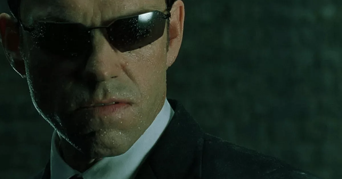 Hugo Weaving  Hugo weaving, The matrix movie, Agent smith